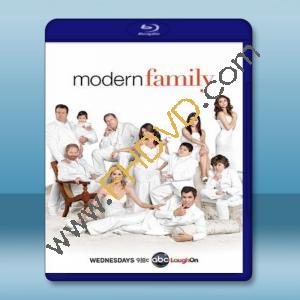  摩登家庭 Modern Family 第2季 【3碟】 藍光25G